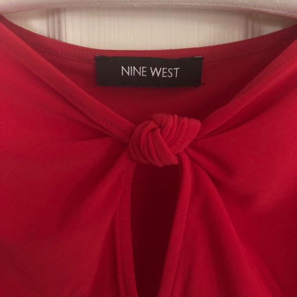 Nine West stretchy sleeveless top, size small - Picture 2 of 2